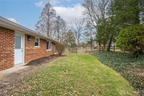 Exterior - 170 Lodewood Dr, Centerville, OH 45458 photo 3 of 6
