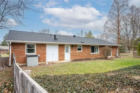 Exterior - 170 Lodewood Dr, Centerville, OH 45458 photo 4 of 6