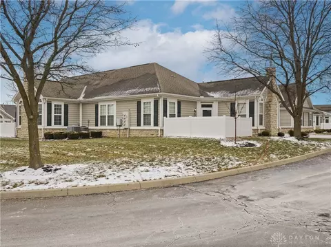 4645 Cobblestone Dr, Tipp City, OH 45371