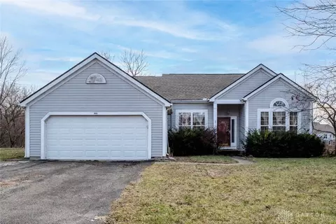441 Lake Front Dr, Lebanon, OH 45036