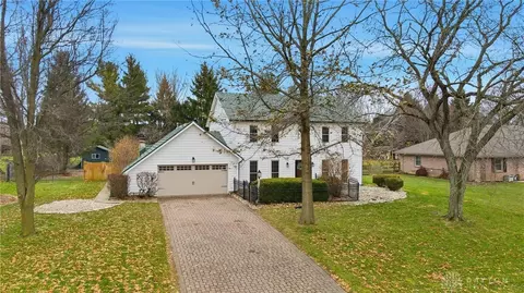 2320 Seneca Dr, Troy, OH 45373