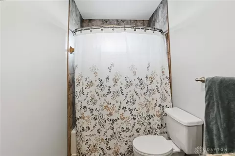 Bath - 17144 Sunset Dr, Sidney, OH 45365 photo 5 of 9