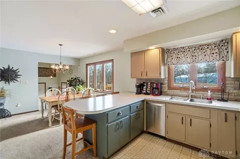 Kitchen - 17144 Sunset Dr, Sidney, OH 45365 photo 5 of 7