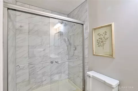 Bath - 10 Woodside Ct, Springdale, OH 45246 photo 2 of 4