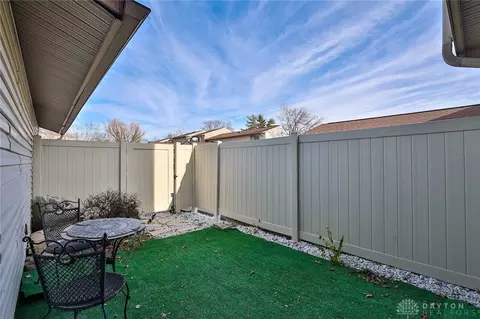 Exterior - 10 Woodside Ct, Springdale, OH 45246 photo 5 of 6