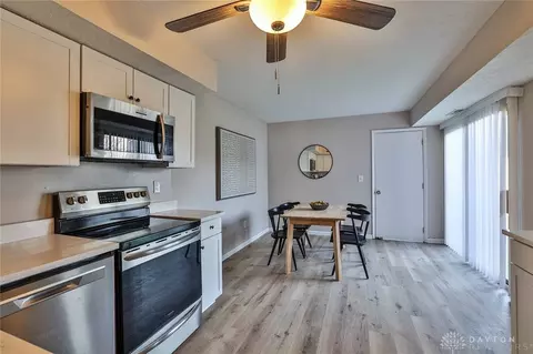 Kitchen - 10 Woodside Ct, Springdale, OH 45246 photo 2 of 3