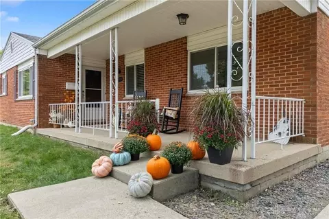 513 Redbud Ln, Xenia, OH 45385