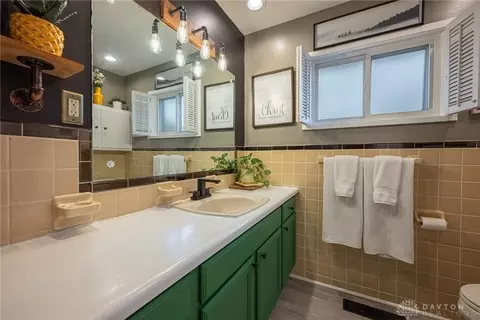Bath - 936 E Stroop Rd, Kettering, OH 45429 photo 2 of 2