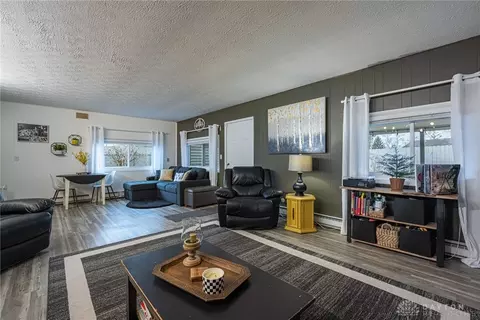Living - 936 E Stroop Rd, Kettering, OH 45429 photo 4 of 5