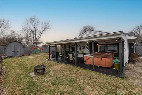 Exterior - 936 E Stroop Rd, Kettering, OH 45429 photo 6 of 7