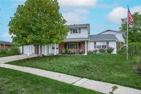 10 Kesling Dr, Springboro, OH 45066