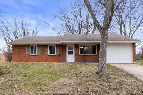 2537 Pinegrove Dr, Dayton, OH 45449