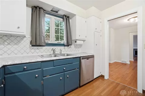 Kitchen - 232 Ardmore Rd, Springfield, OH 45504 photo 4 of 5