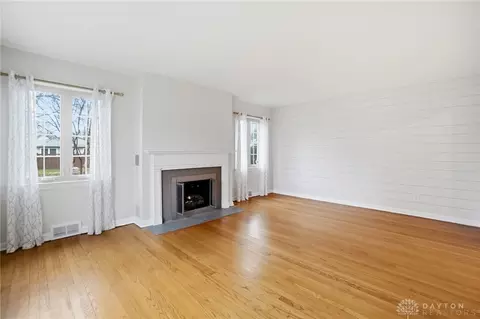 Living - 232 Ardmore Rd, Springfield, OH 45504 photo 6 of 15