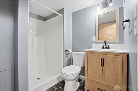 Bath - 232 Ardmore Rd, Springfield, OH 45504 photo 4 of 6