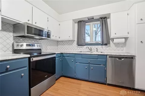 Kitchen - 232 Ardmore Rd, Springfield, OH 45504 photo 2 of 5
