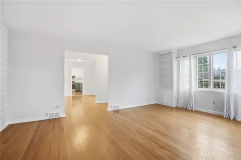 Living - 232 Ardmore Rd, Springfield, OH 45504 photo 9 of 15