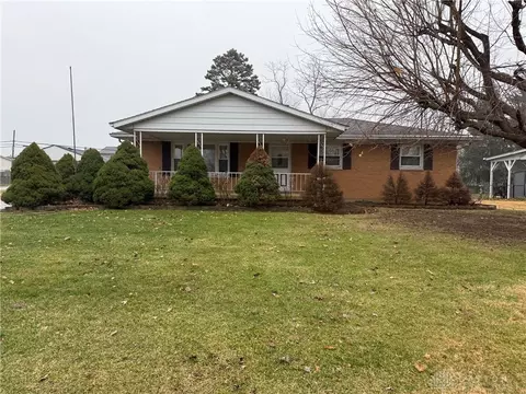 422 Clara Dr, Trenton, OH 45067
