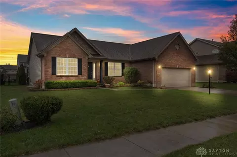 1201 Greystone Cir, Dayton, OH 45414