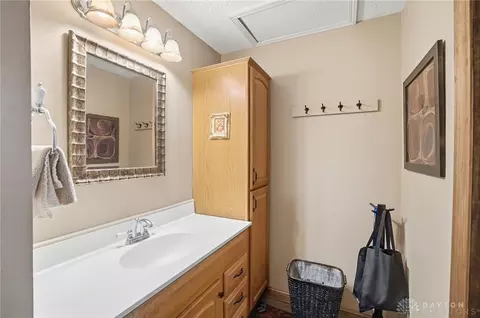 Bath - 7182 Brook Dr, Morrow, OH 45152 photo 2 of 4