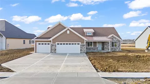 2672 Pleasant View Dr, Troy, OH 45373