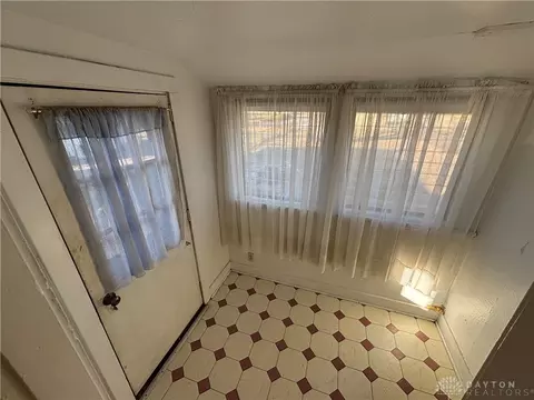 Entry Way - 650 E Southern Ave, Springfield, OH 45505 photo 1 of 1