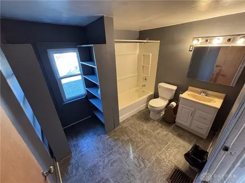 Bath - 650 E Southern Ave, Springfield, OH 45505 photo 1 of 1