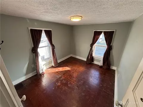 Bedroom - 650 E Southern Ave, Springfield, OH 45505 photo 3 of 6