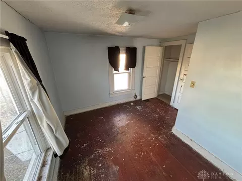 Bedroom - 650 E Southern Ave, Springfield, OH 45505 photo 6 of 6