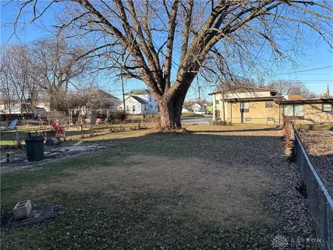 Exterior - 650 E Southern Ave, Springfield, OH 45505 photo 3 of 3