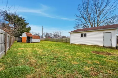 Exterior - 330 Larchmont Ave, Springfield, OH 45503 photo 8 of 14