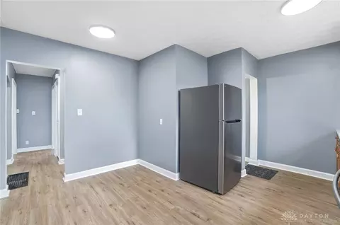 Entry Way - 330 Larchmont Ave, Springfield, OH 45503 photo 3 of 3