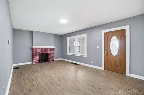 Living - 330 Larchmont Ave, Springfield, OH 45503 photo 1 of 3