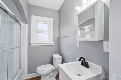 Bath - 330 Larchmont Ave, Springfield, OH 45503 photo 1 of 4