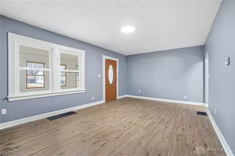 Living - 330 Larchmont Ave, Springfield, OH 45503 photo 3 of 3