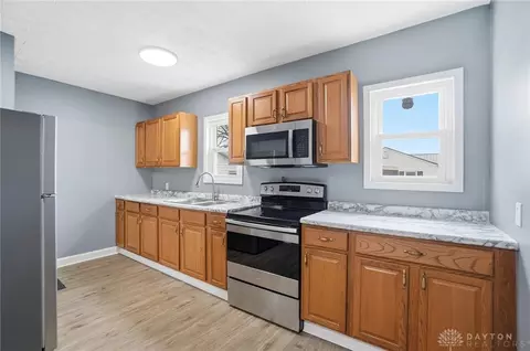 Kitchen - 330 Larchmont Ave, Springfield, OH 45503 photo 1 of 2