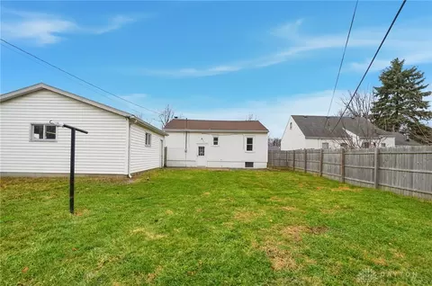 Exterior - 330 Larchmont Ave, Springfield, OH 45503 photo 6 of 14