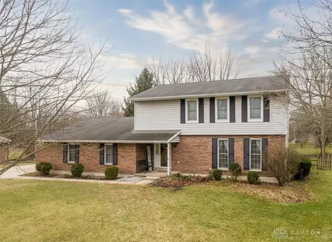 2240 Seneca Dr, Troy, OH 45373