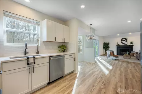 Kitchen - 720 Davis Dr, Monroe, OH 45050 photo 4 of 5