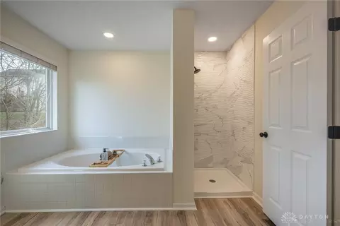 Bath - 720 Davis Dr, Monroe, OH 45050 photo 3 of 4
