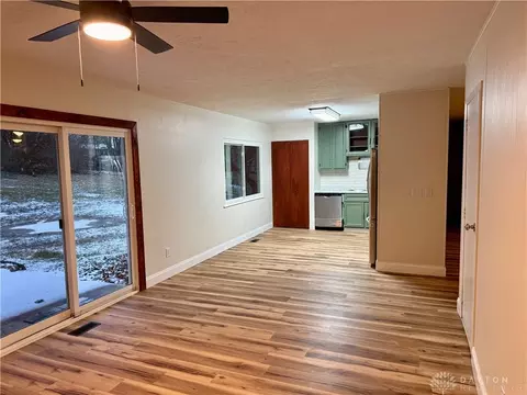 Living - 1924 Marinette Dr, Springfield, OH 45503 photo 7 of 8