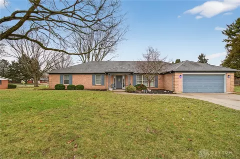 109 Outerview Cir, Xenia, OH 45385