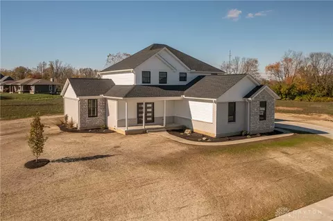 3631 Kingsgate Ln, Springfield, OH 45503