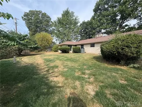 Exterior - 152 Cheltenham Dr, Centerville, OH 45459 photo 3 of 3