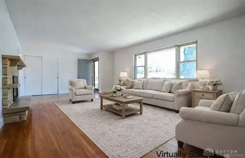 Living - 152 Cheltenham Dr, Centerville, OH 45459 photo 1 of 4