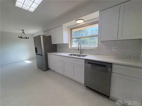 Kitchen - 152 Cheltenham Dr, Centerville, OH 45459 photo 1 of 7