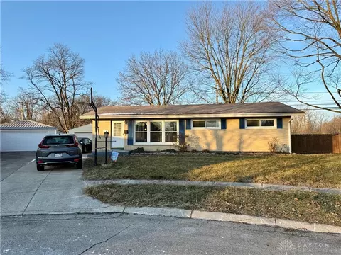 1033 Westmont Cir, Springfield, OH 45503 photo 2