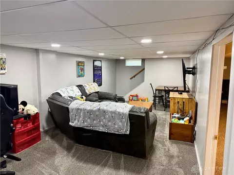 1033 Westmont Cir, Springfield, OH 45503 photo 18