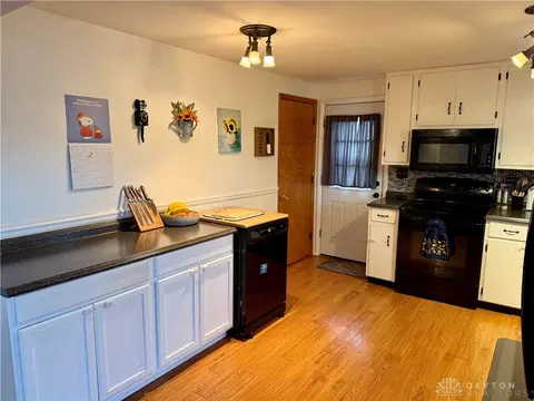 1033 Westmont Cir, Springfield, OH 45503 photo 9