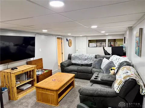 1033 Westmont Cir, Springfield, OH 45503 photo 21